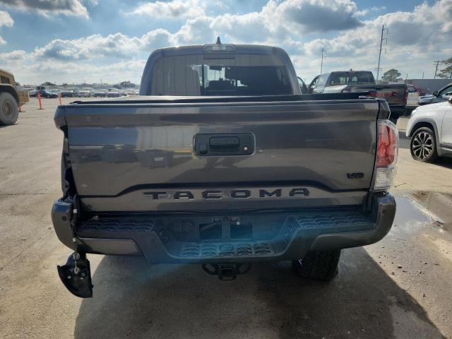 Toyota Tacoma Double Cab Image 3