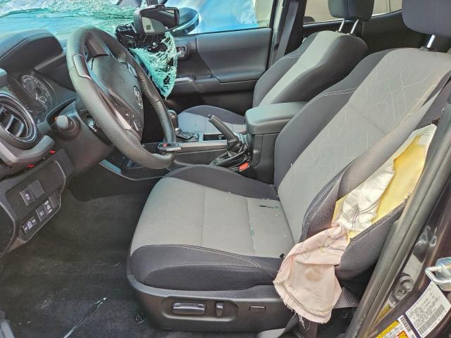 Toyota Tacoma Double Cab Image 9