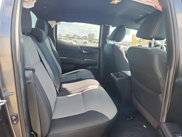 Toyota Tacoma Double Cab Image 10