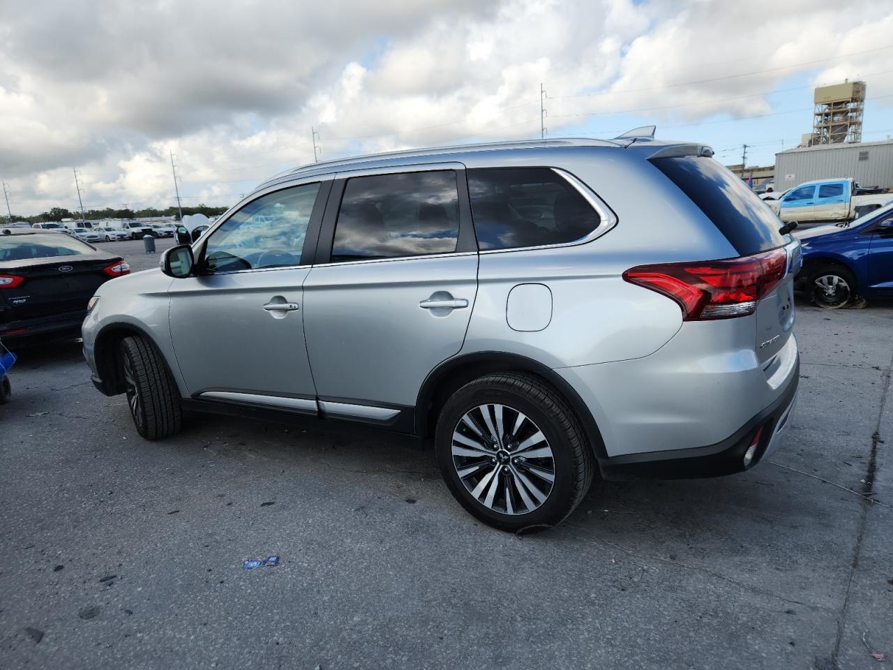 Mitsubishi Outlander Se Image 2