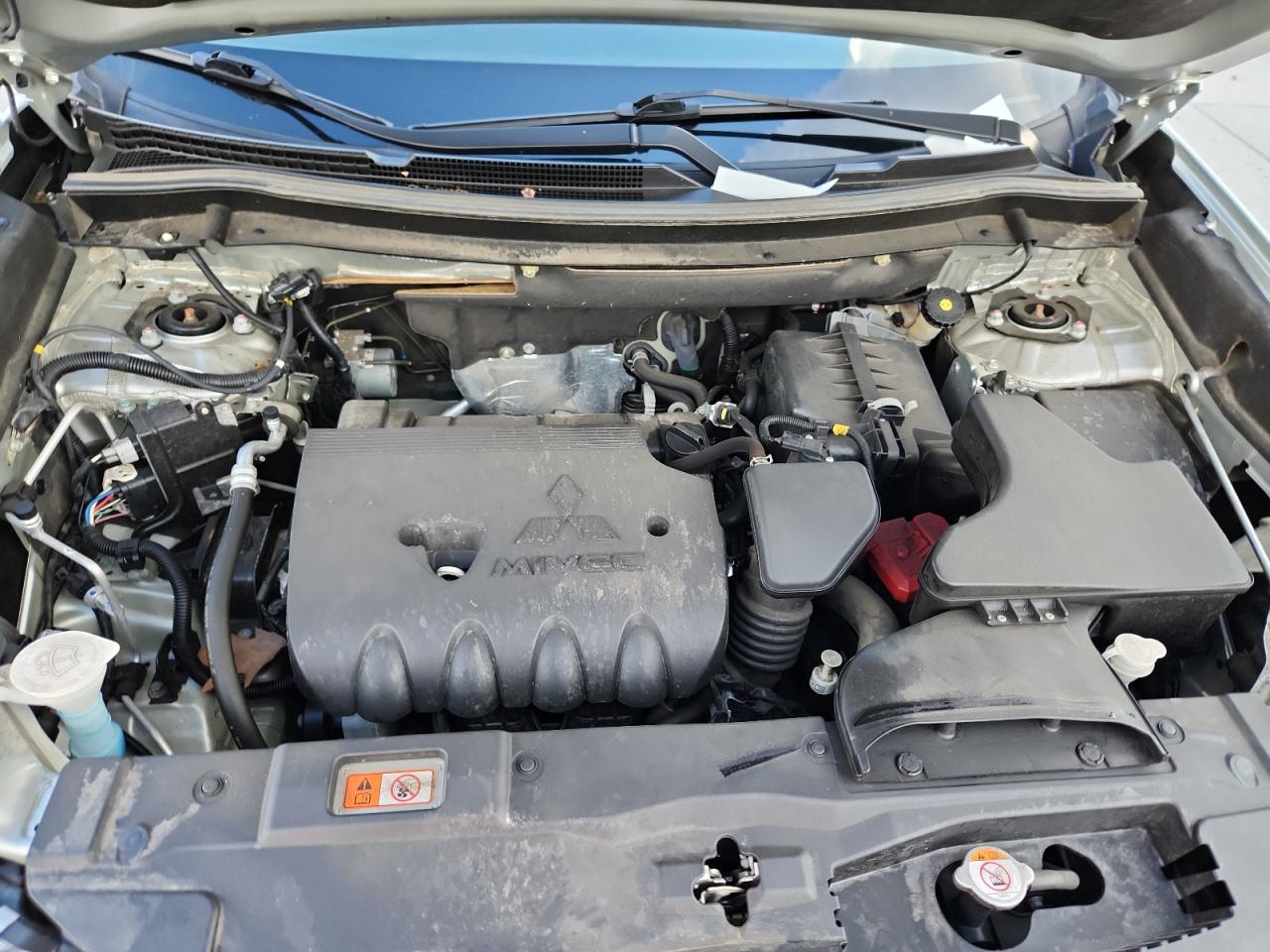 Mitsubishi Outlander Se Image 10