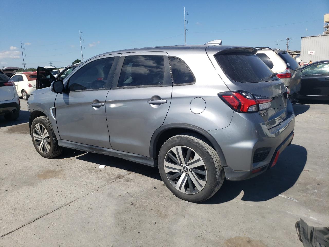 Mitsubishi Outlander Es Image 13