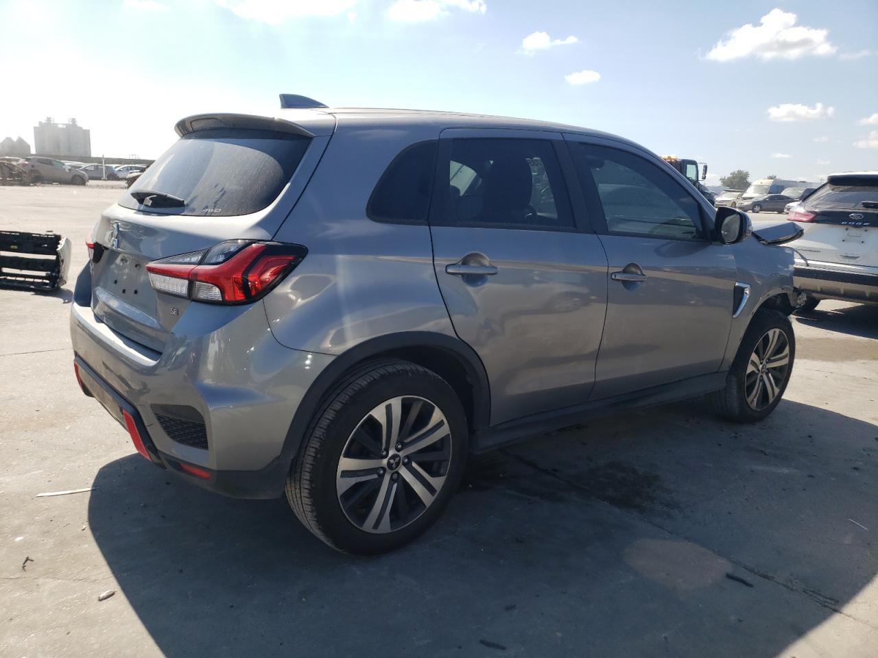 Mitsubishi Outlander Es Image 8