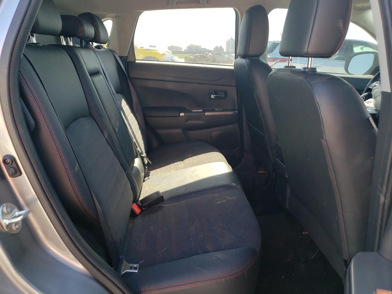 Mitsubishi Outlander Es Image 10