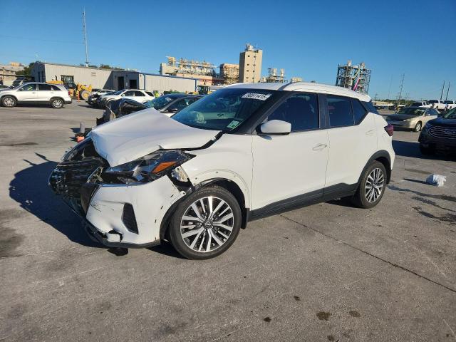  Salvage Nissan Kicks
