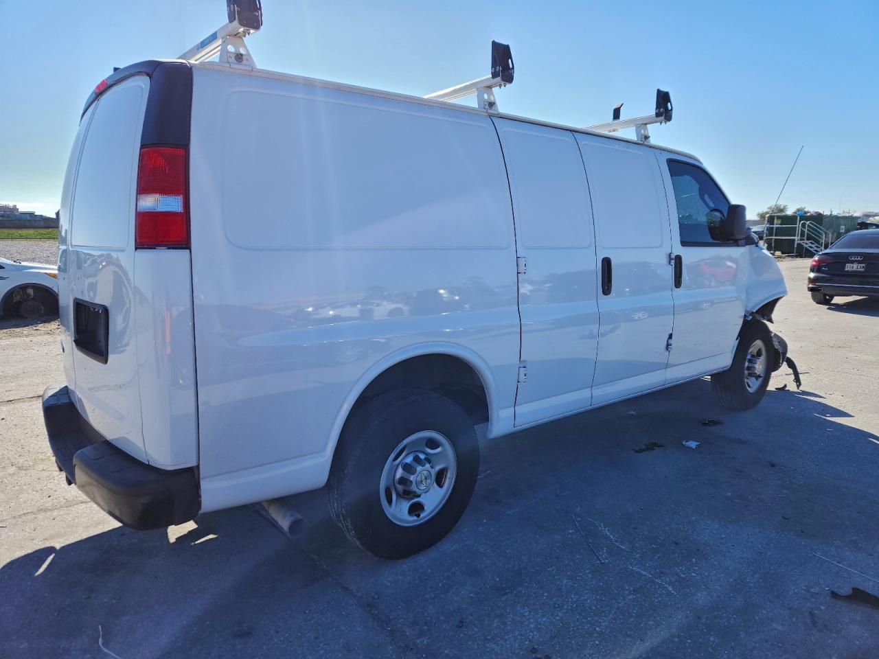 Chevrolet Express Image 12