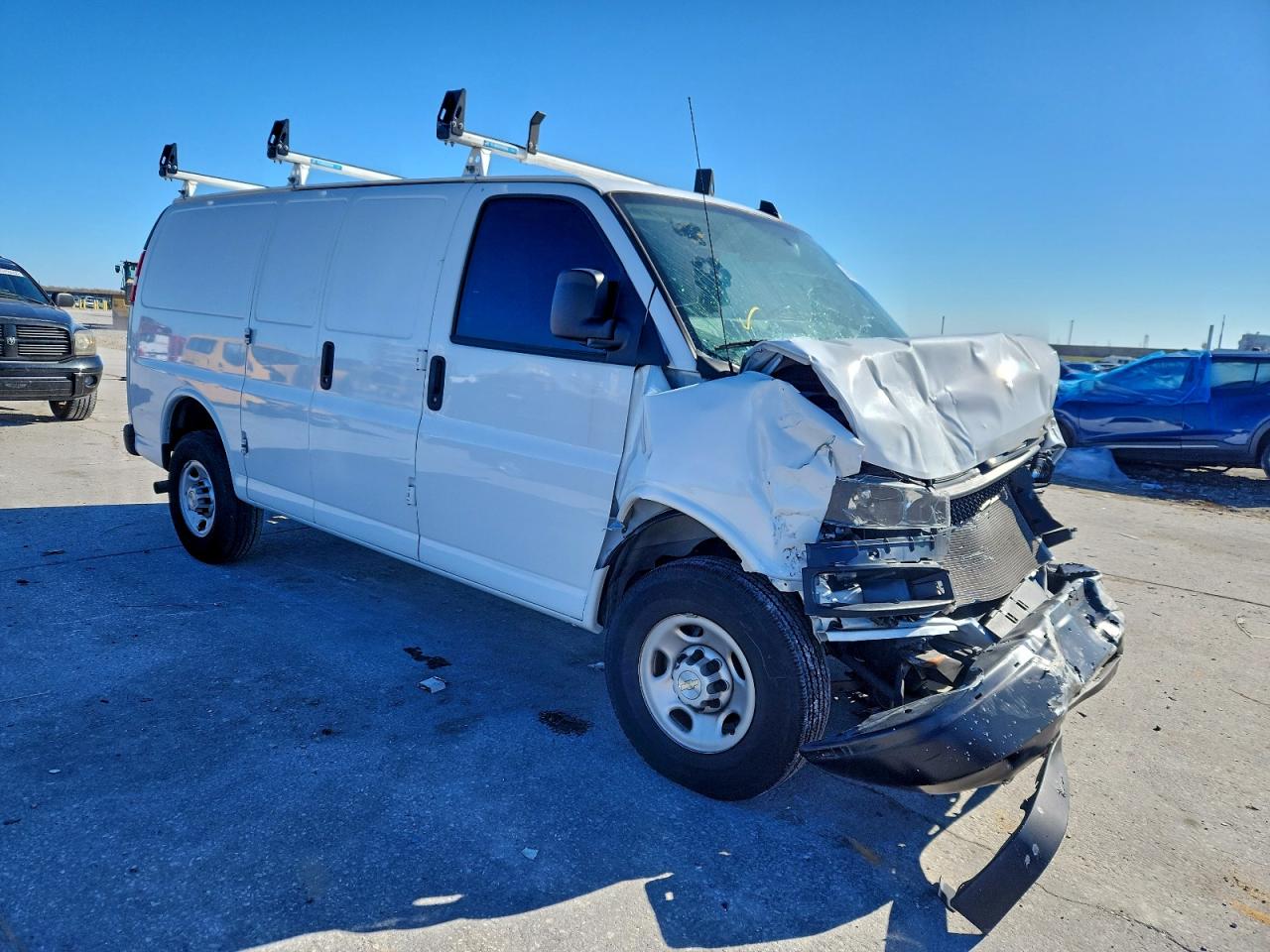 Chevrolet Express Image 9