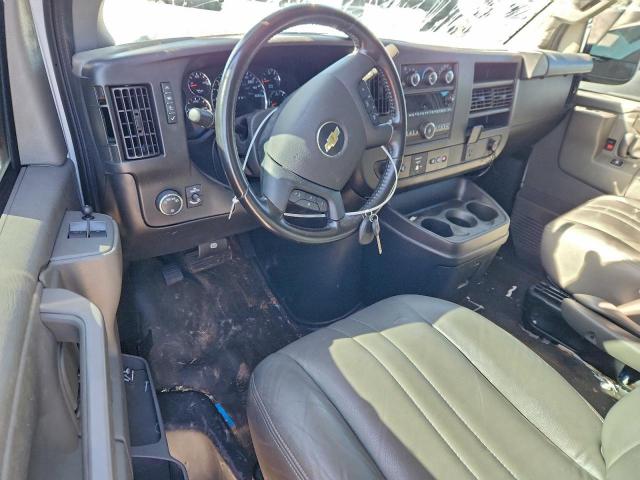 Chevrolet Express Image 5