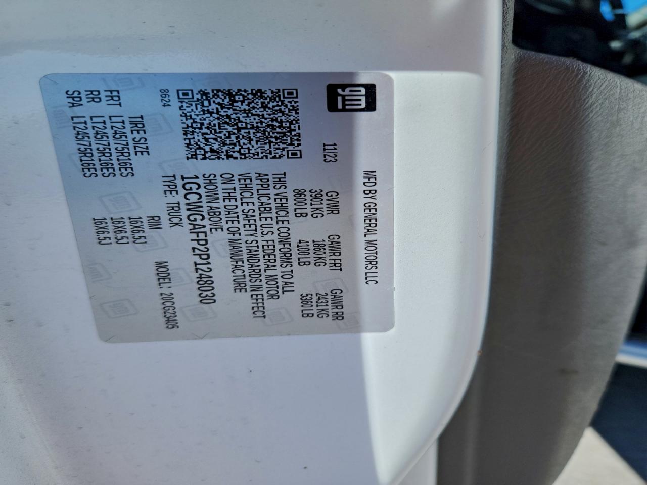 Chevrolet Express Image 8