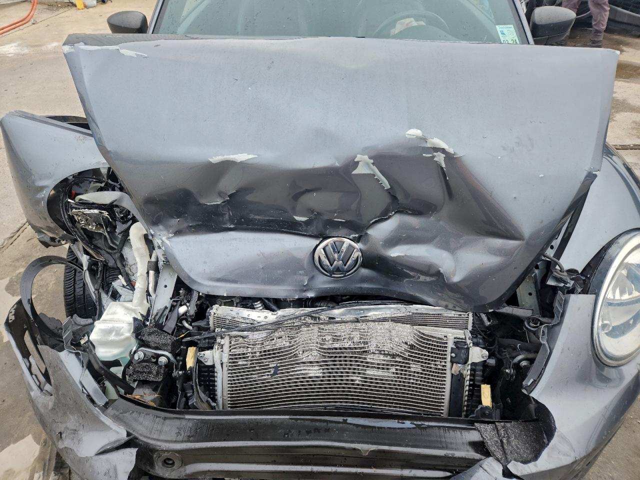 Volkswagen Beetle 1.8t Image 7