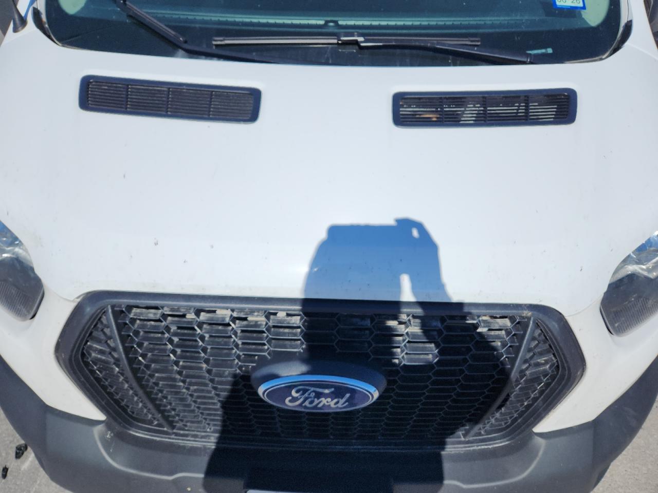 Ford Transit T-250 Image 5