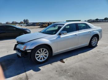  Salvage Chrysler 300