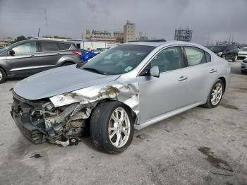  Salvage Nissan Maxima