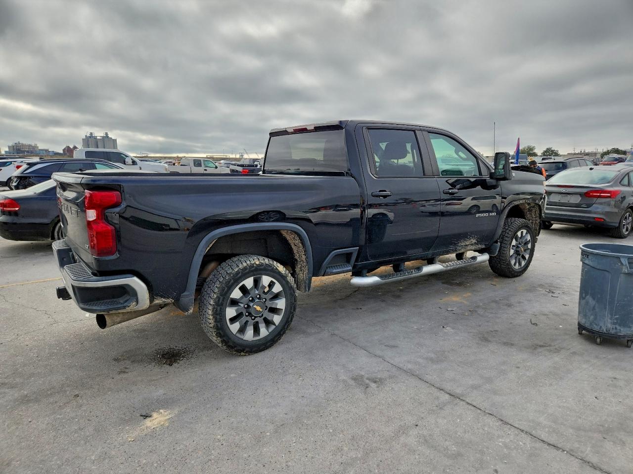 Chevrolet Silverado K2500 Heavy Duty Lt Image 12