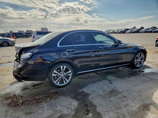 Mercedes-Benz C-Class 300 Image 10