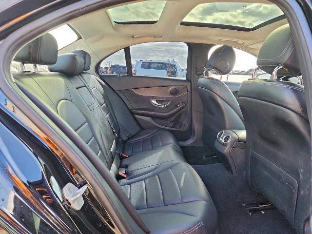 Mercedes-Benz C-Class 300 Image 4