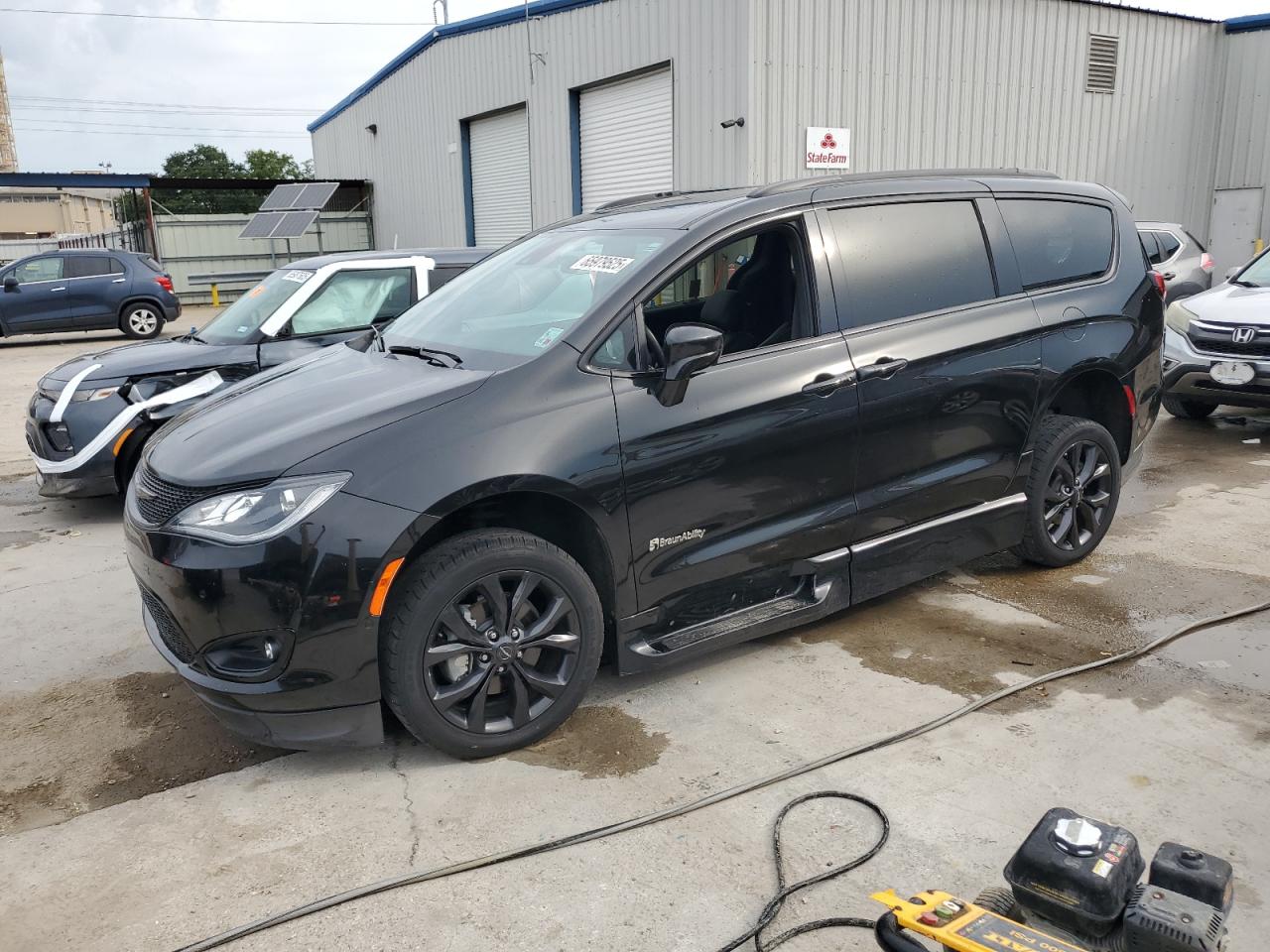 Chrysler Pacifica Touring L Plus Image 1