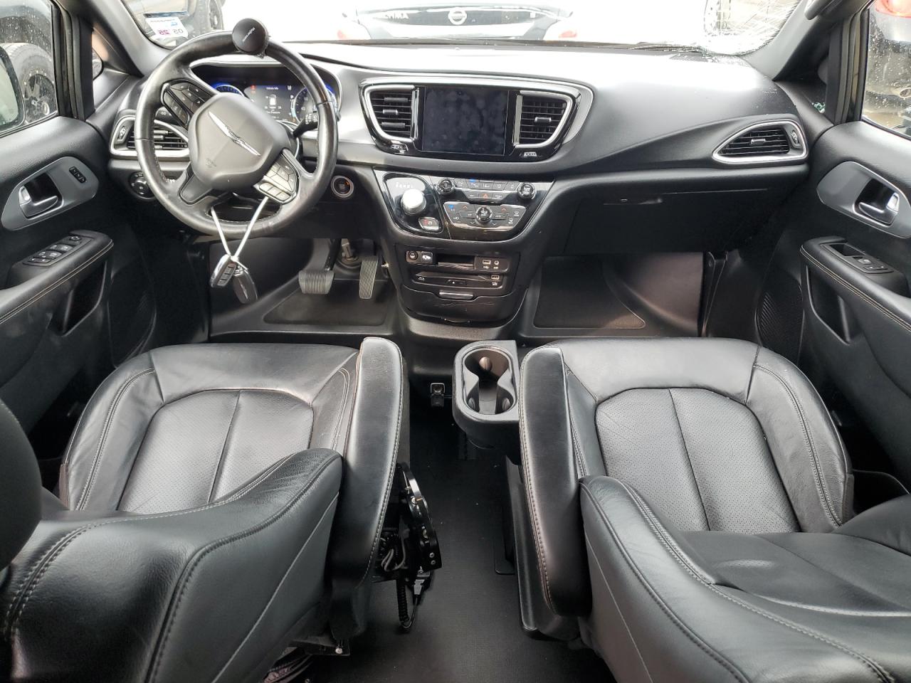 Chrysler Pacifica Touring L Plus Image 12