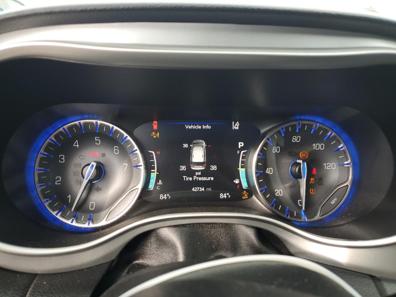 Chrysler Pacifica Touring L Plus Image 9