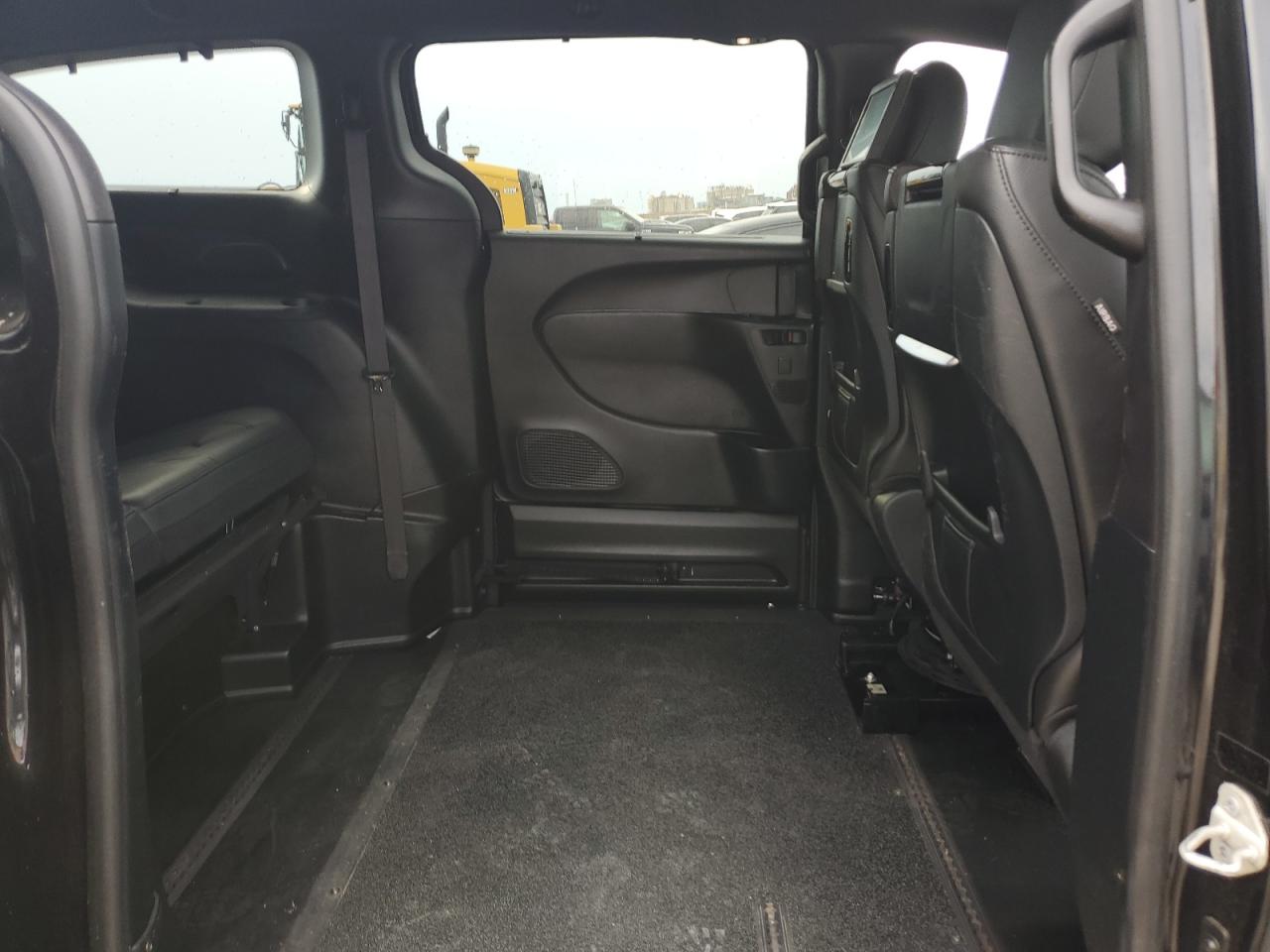 Chrysler Pacifica Touring L Plus Image 6