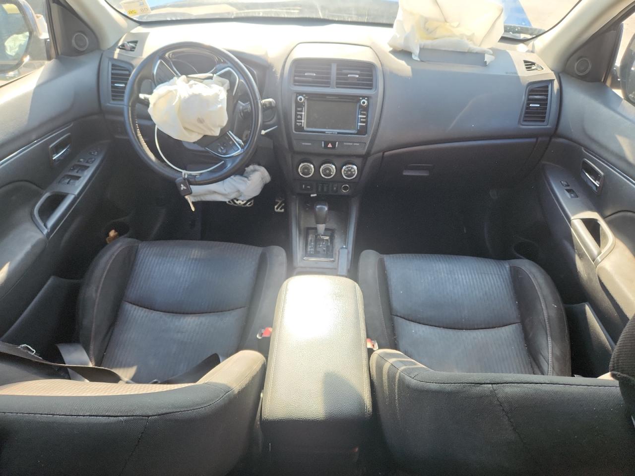 Mitsubishi Outlander Es Image 13