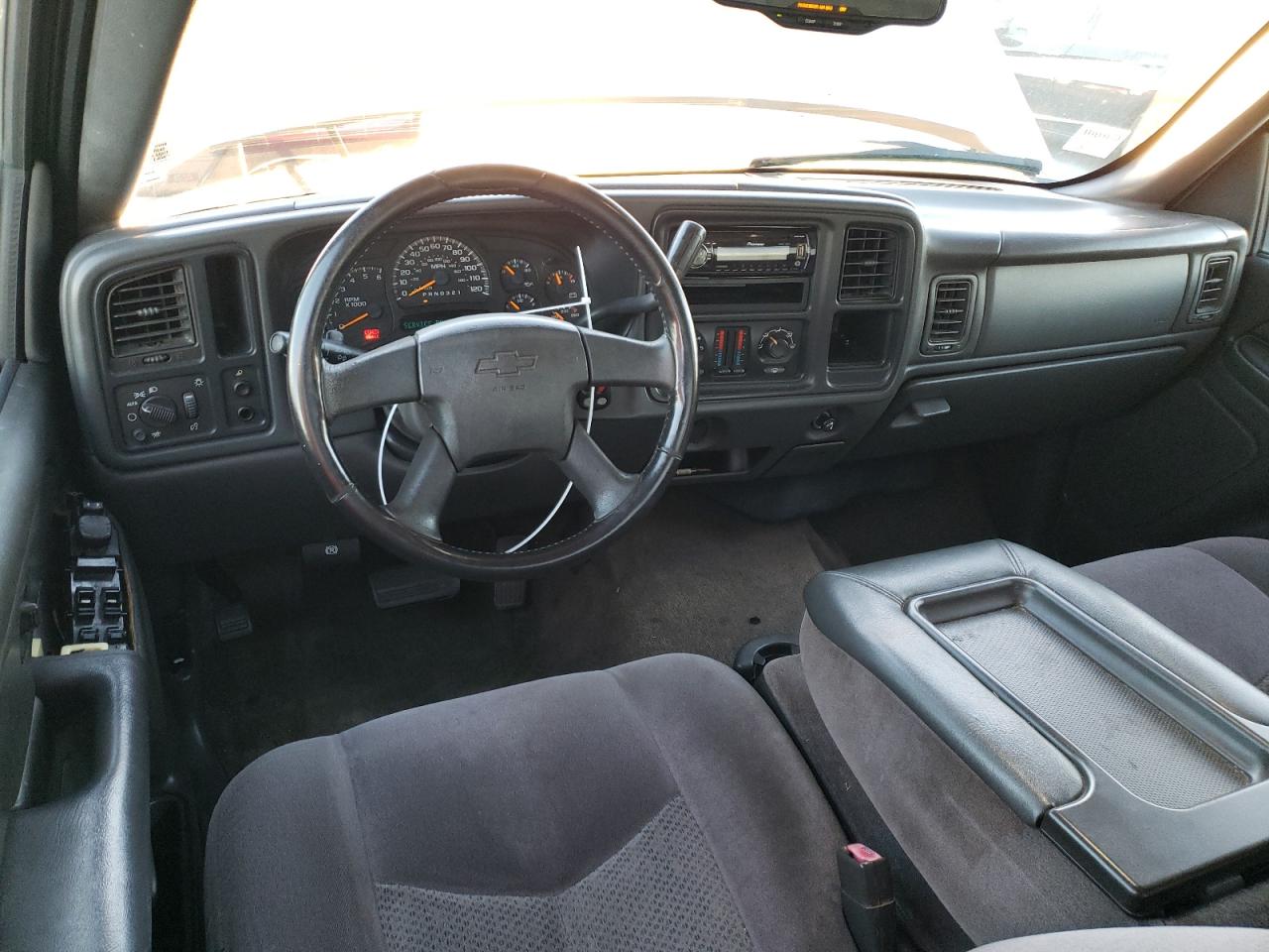 Chevrolet Silverado C1500 Image 10