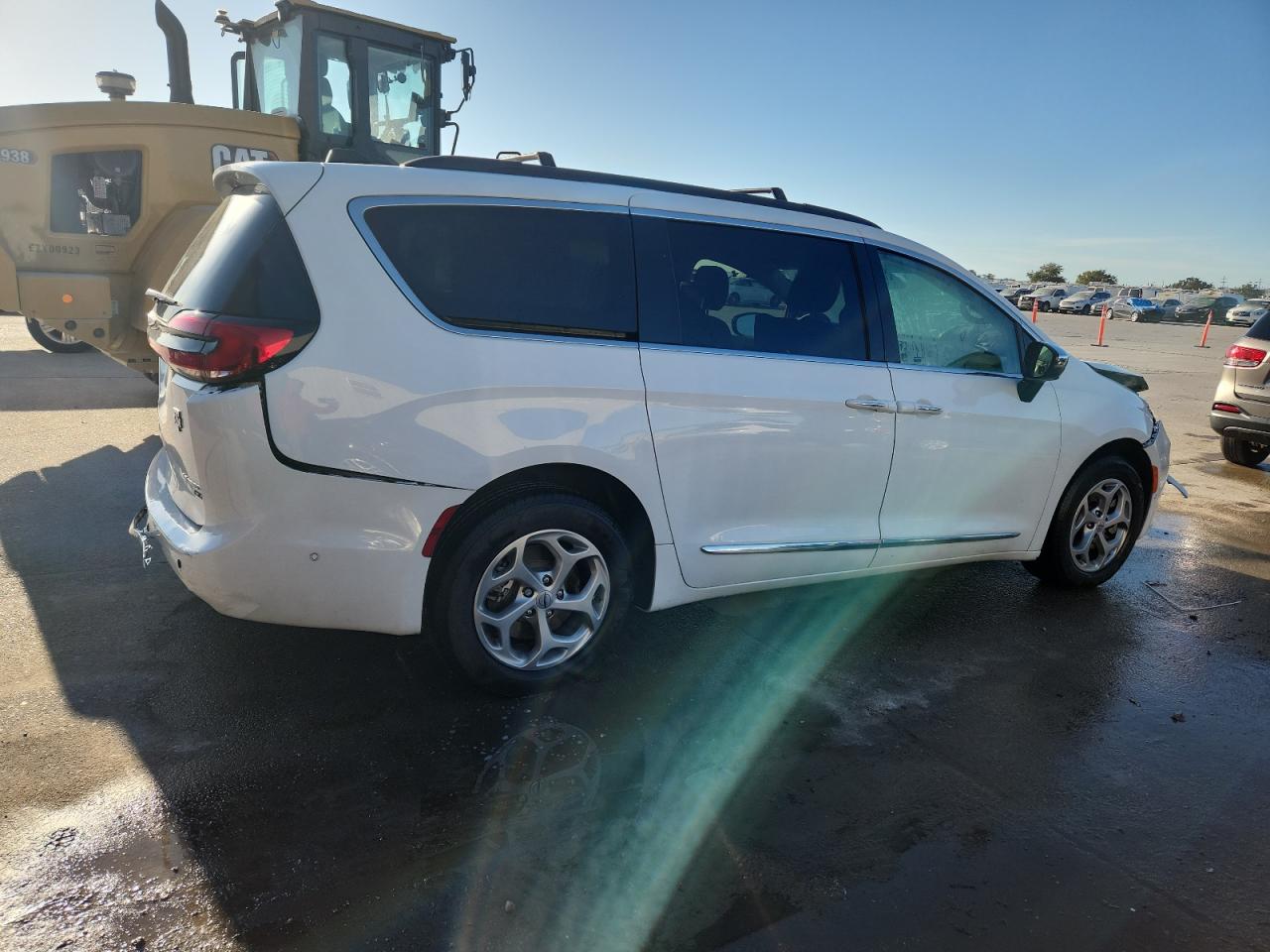 Chrysler Pacifica Limited Image 13