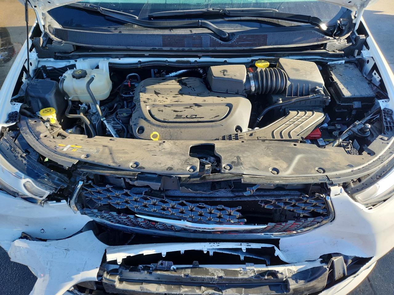 Chrysler Pacifica Limited Image 9