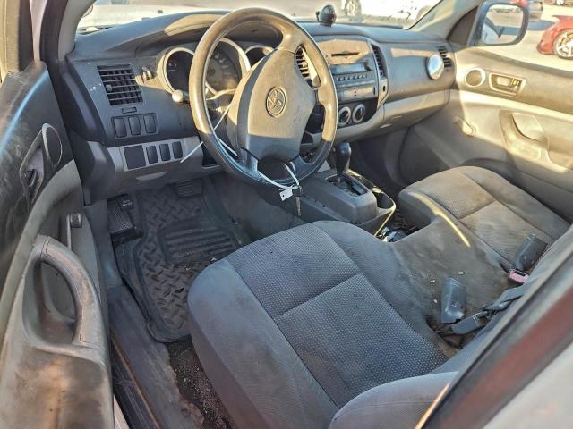 Toyota Tacoma Image 4