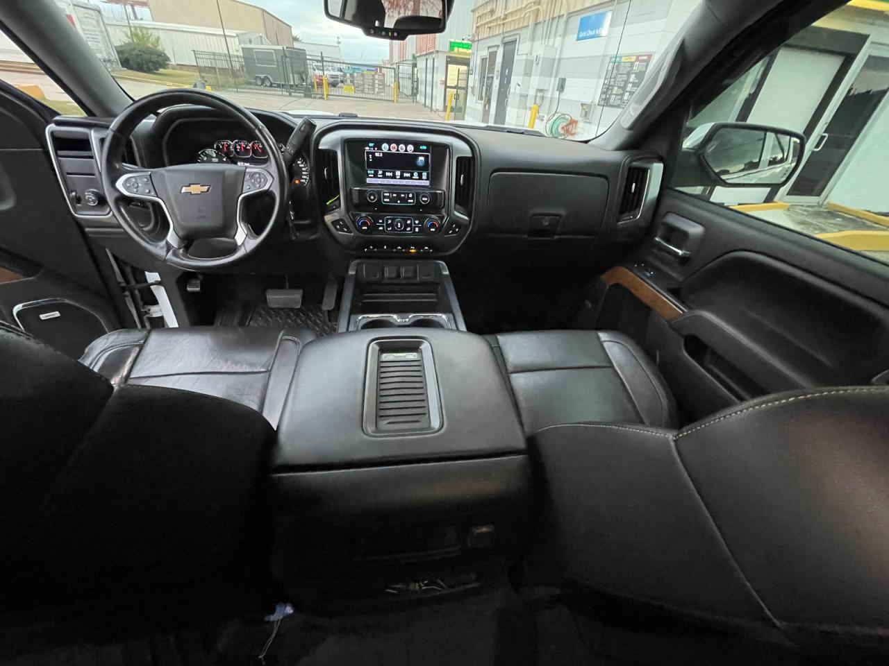 Chevrolet Silverado C1500 Ltz Image 3