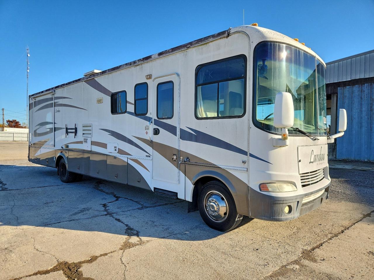 Ford F-550 Super Duty Stripped Chassis Image 1