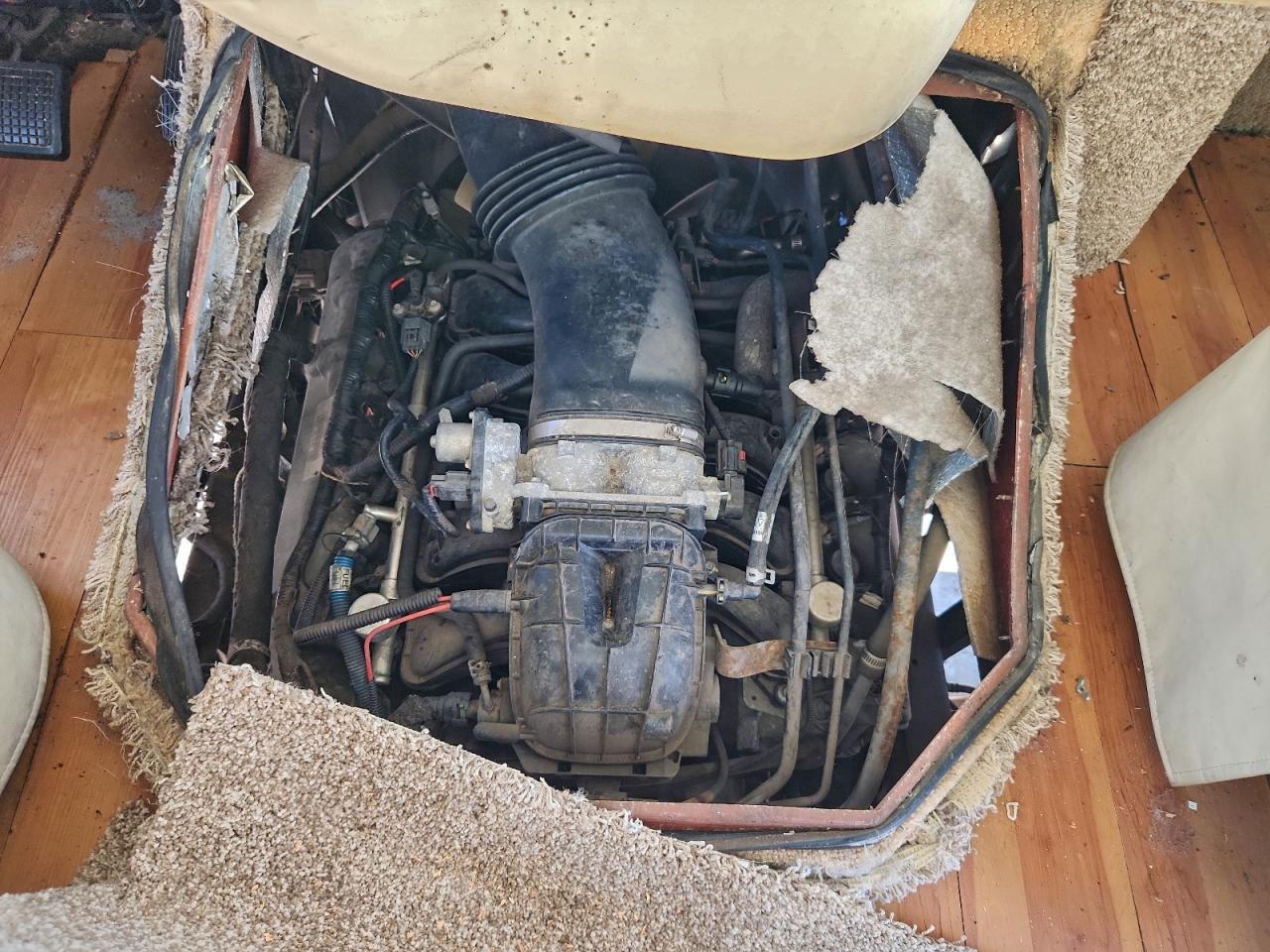 Ford F-550 Super Duty Stripped Chassis Image 3