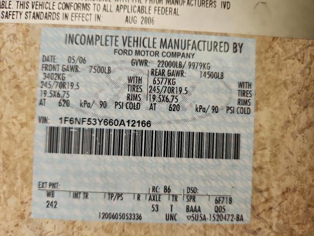 Ford F-550 Super Duty Stripped Chassis Image 9