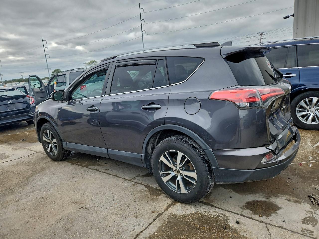 Toyota RAV4 Xle Image 13