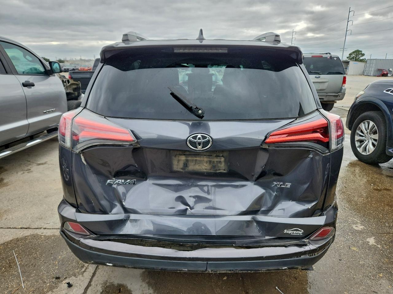 Toyota RAV4 Xle Image 6