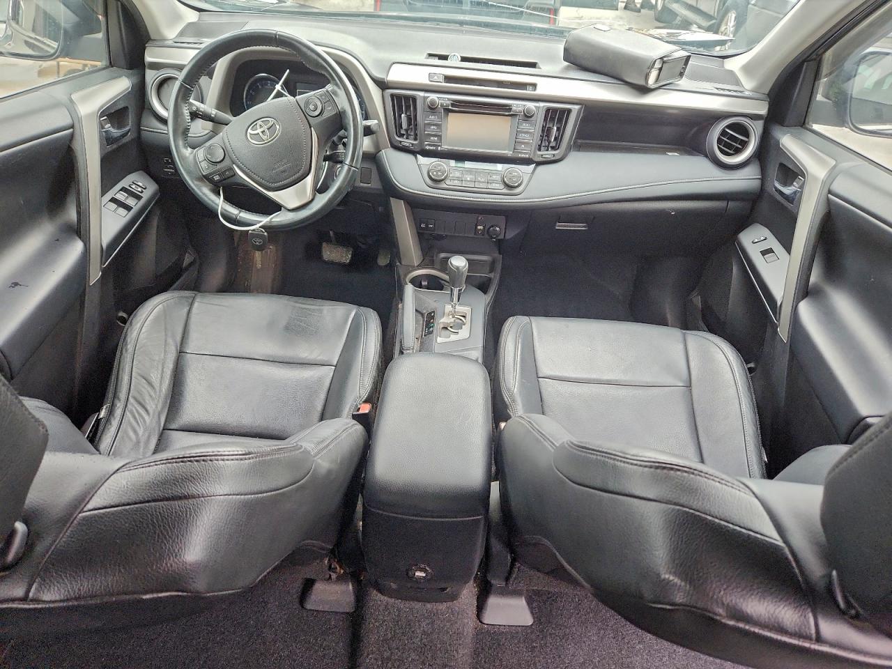 Toyota RAV4 Xle Image 3