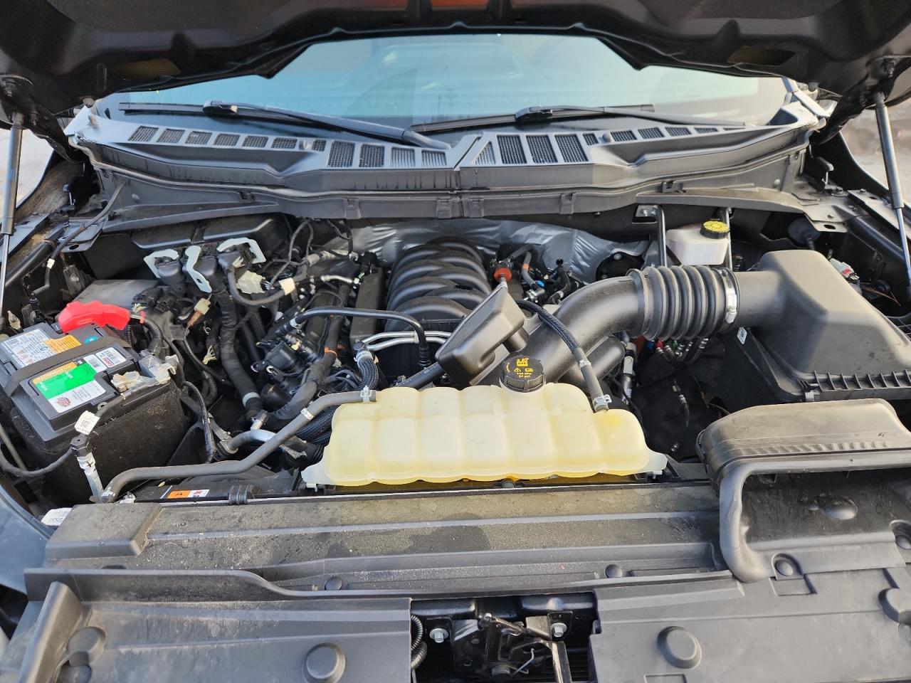 Ford F-150 Supercrew Image 9