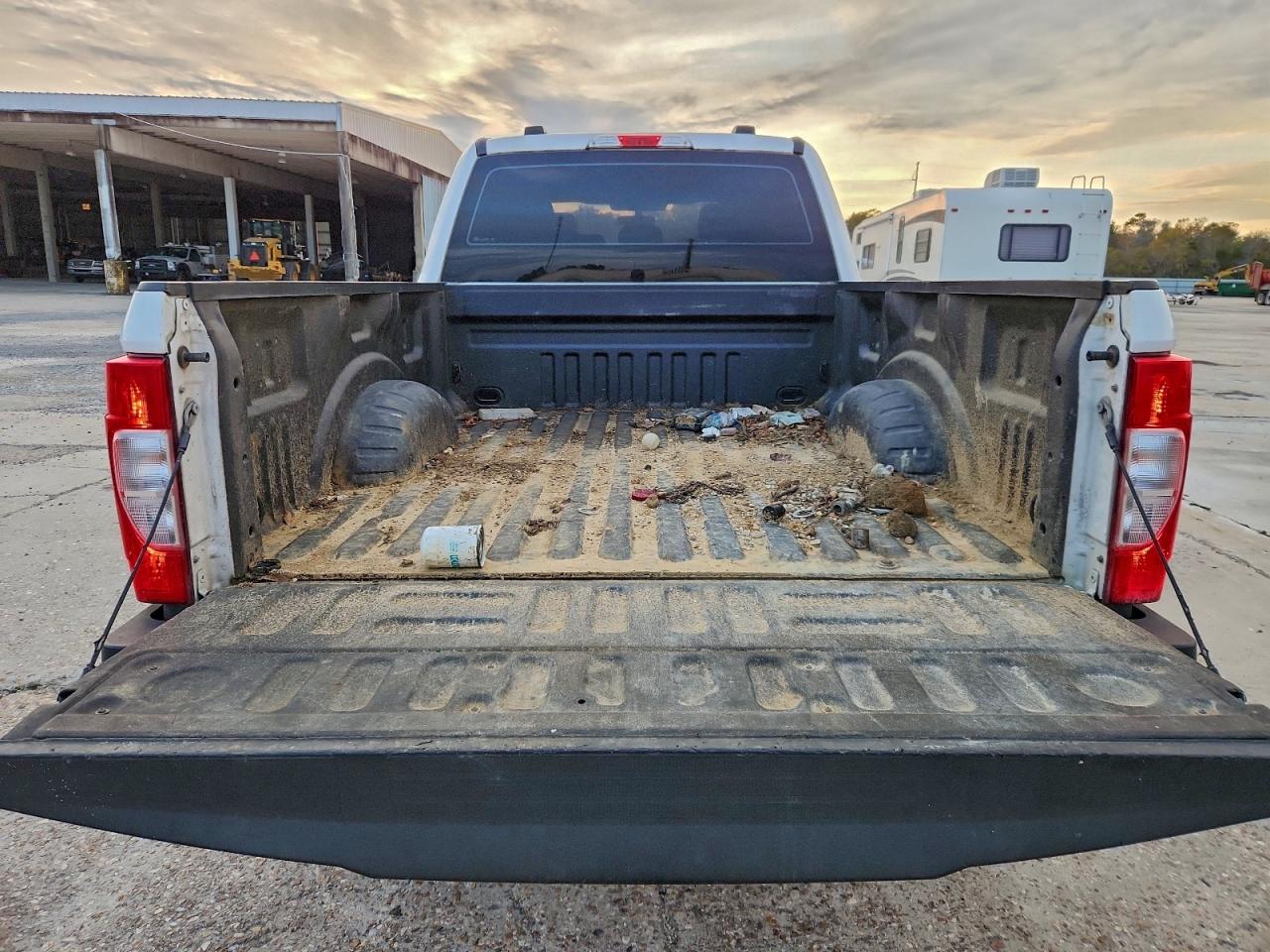 Ford F-350 Super Duty Image 5