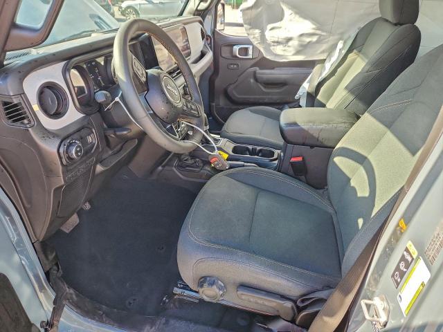 Jeep Gladiator Sport Image 3