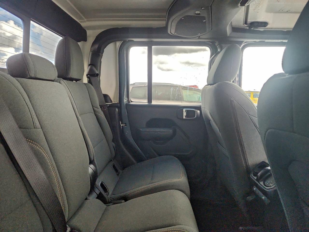 Jeep Gladiator Sport Image 2