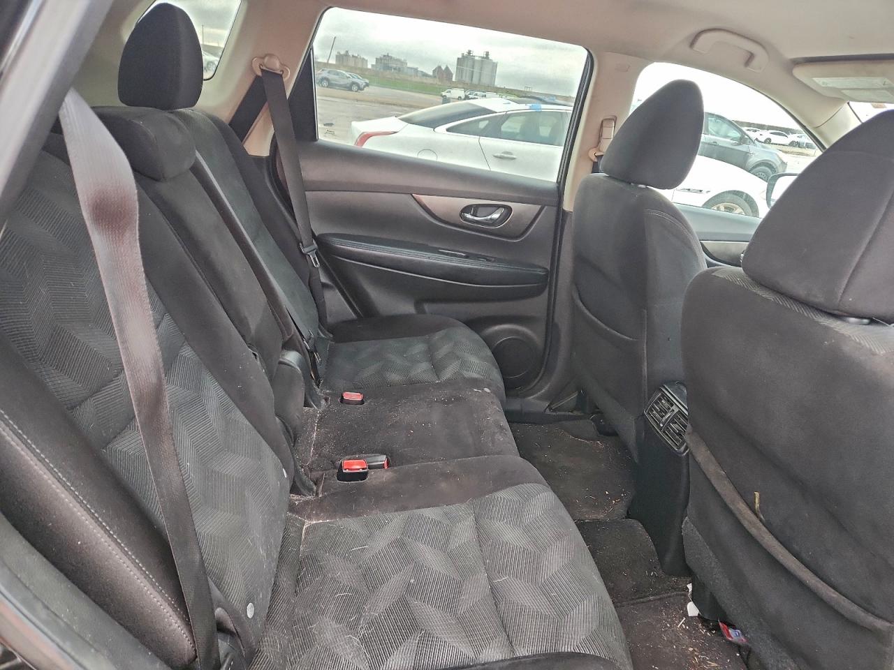 Nissan Rogue S Image 5