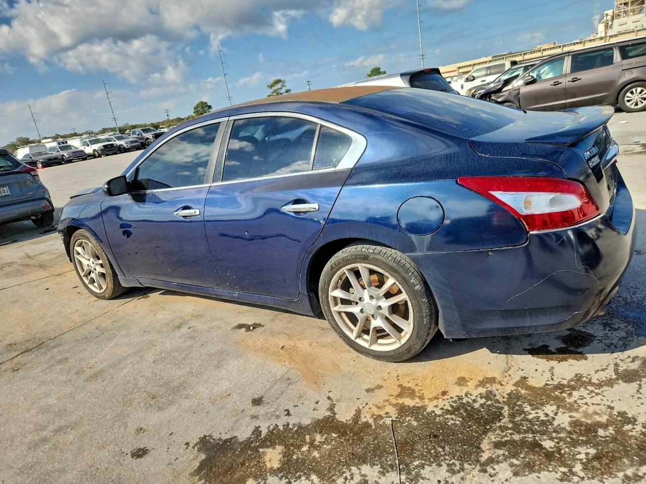 Nissan Maxima S Image 13