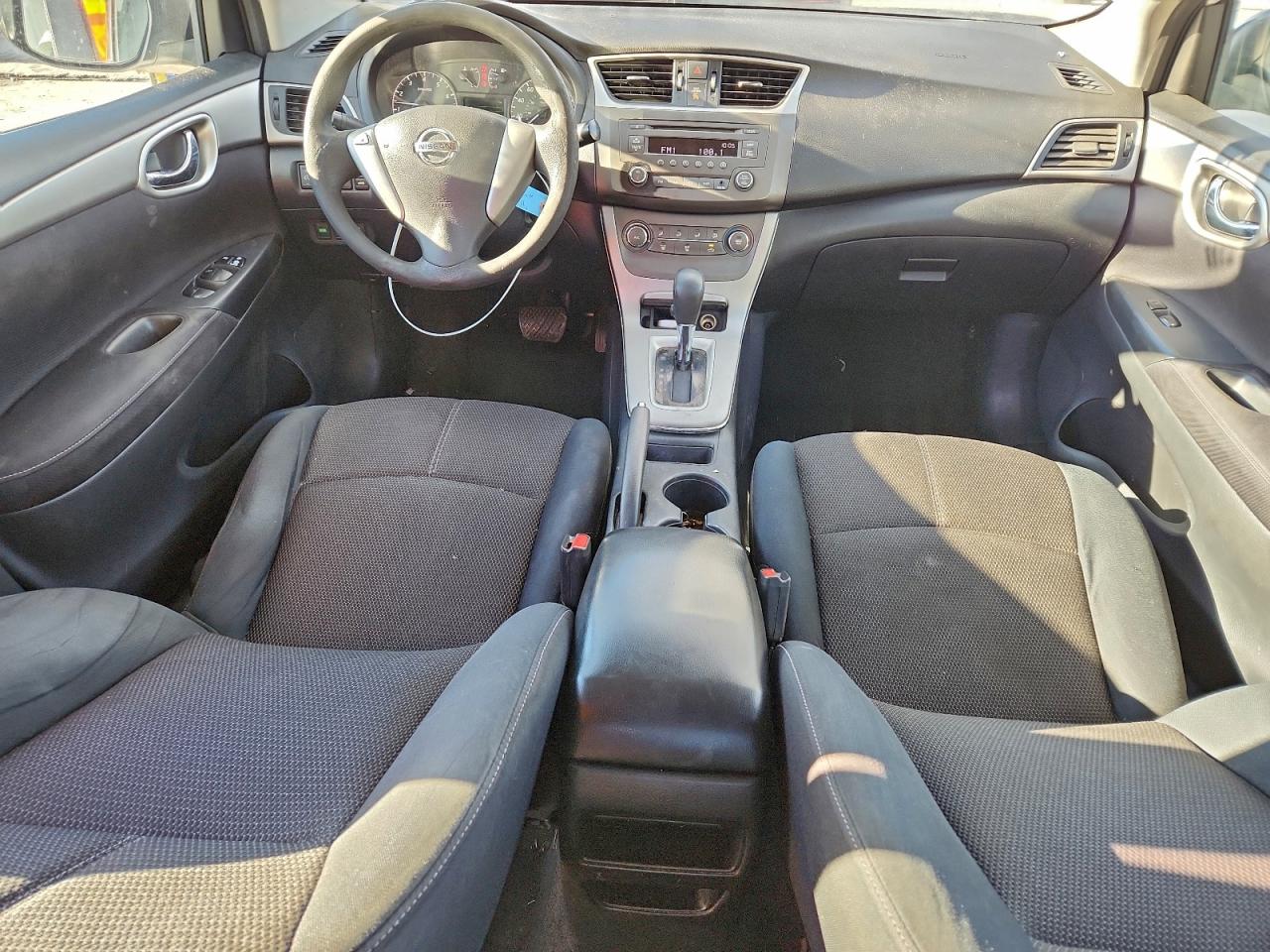 Nissan Sentra S Image 10