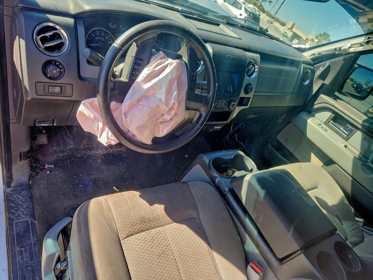 Ford F-150 Supercrew Image 12