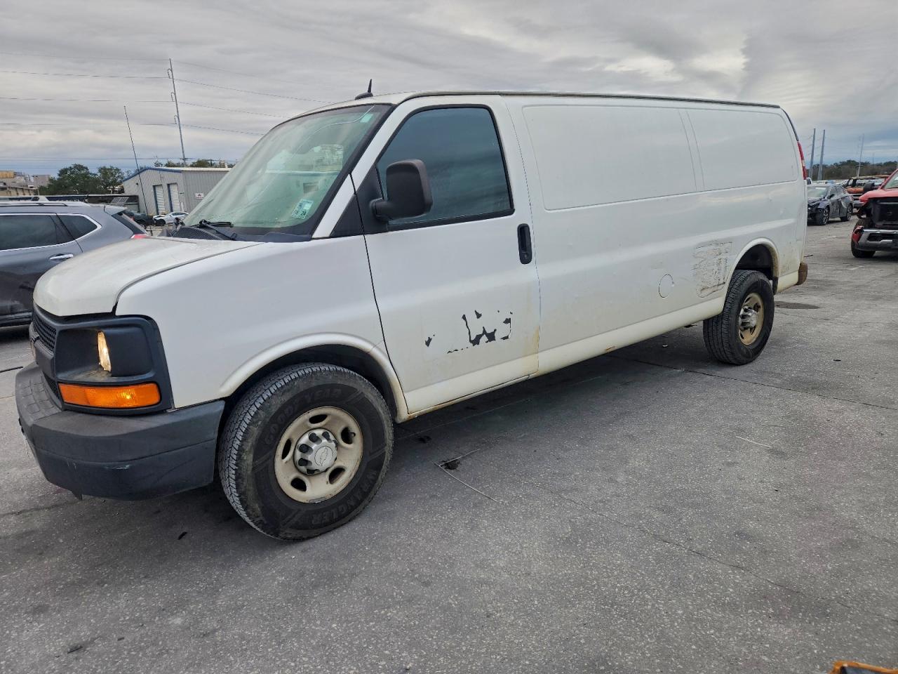 Chevrolet Express Image 1