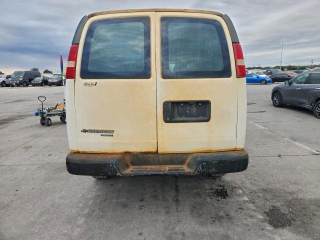 Chevrolet Express Image 3