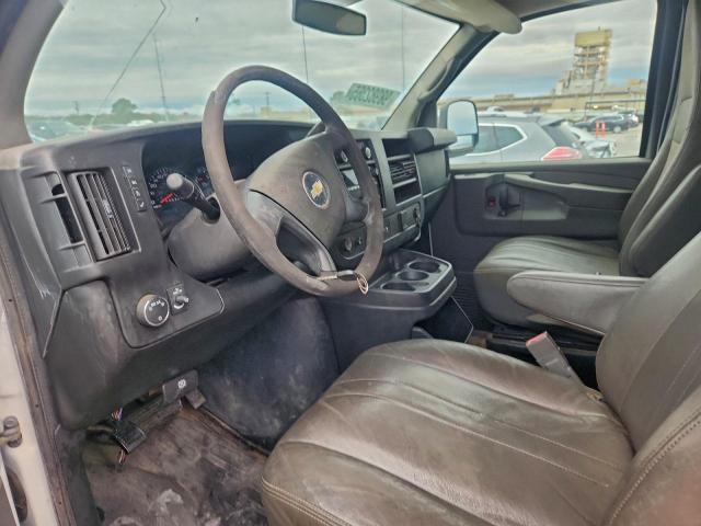 Chevrolet Express Image 8