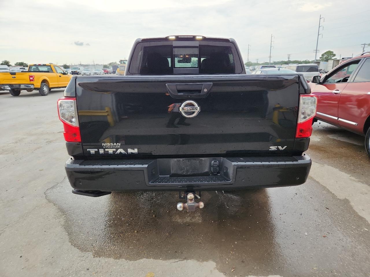 Nissan Titan Sv Image 3