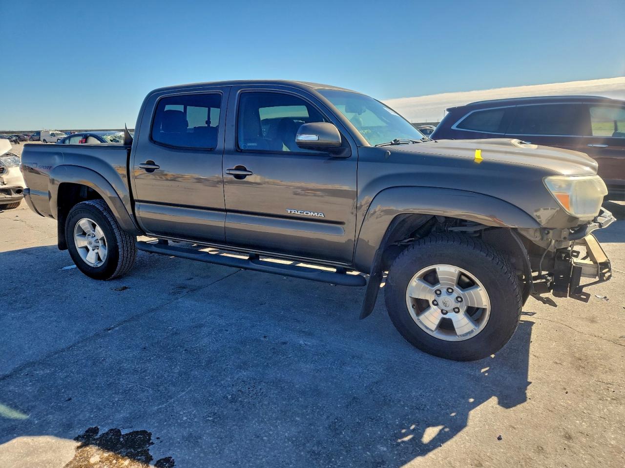 Toyota Tacoma Double Cab Image 2