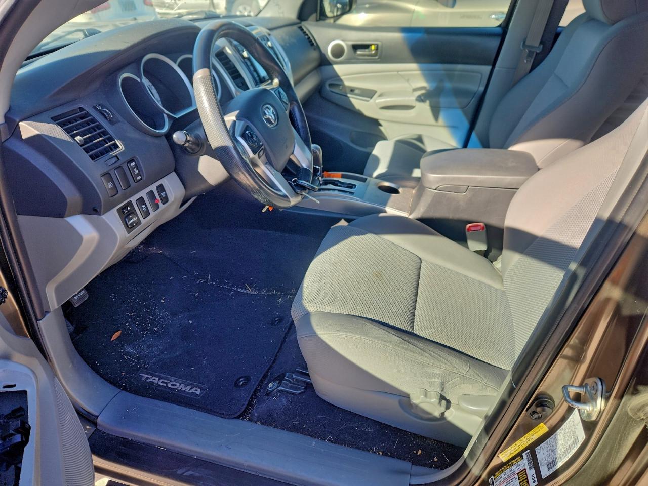 Toyota Tacoma Double Cab Image 5